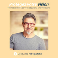 **Texte alternatif (alt text) en français :**  
Homme souriant portant des lunettes, promouvant des compléments pour la vision.